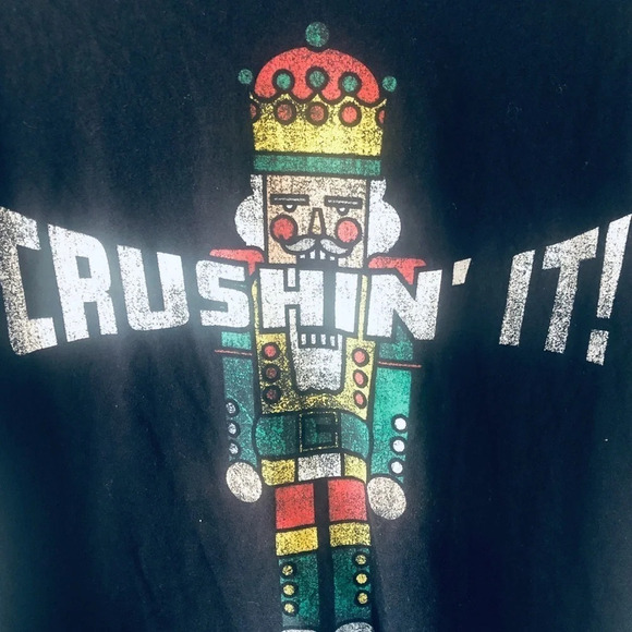 Unisex Crushing it Nutcracker -Size Medium - Picture 1 of 1